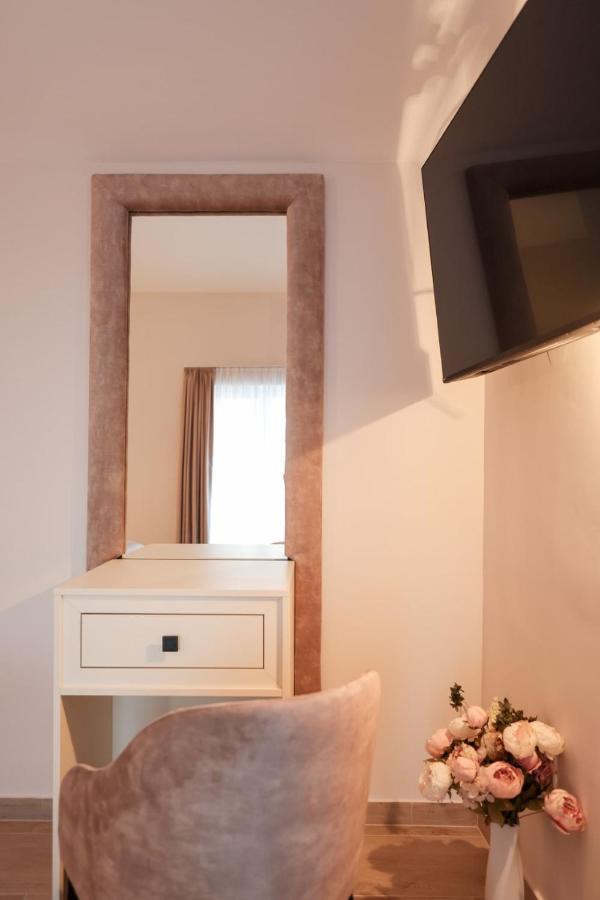 Castello Exclusive Rooms With Breakfast - By Ta Leut Agency Privlaka  Exterior photo