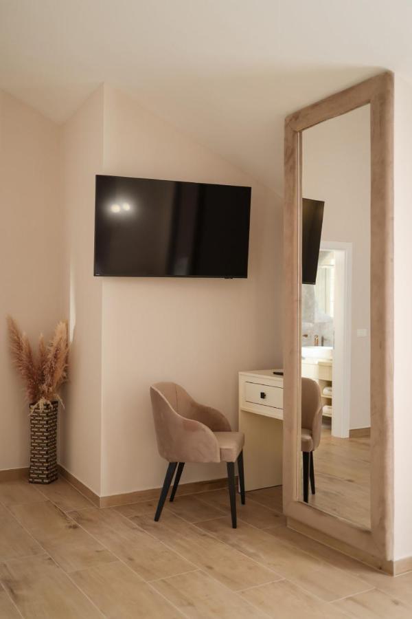 Castello Exclusive Rooms With Breakfast - By Ta Leut Agency Privlaka  Exterior photo